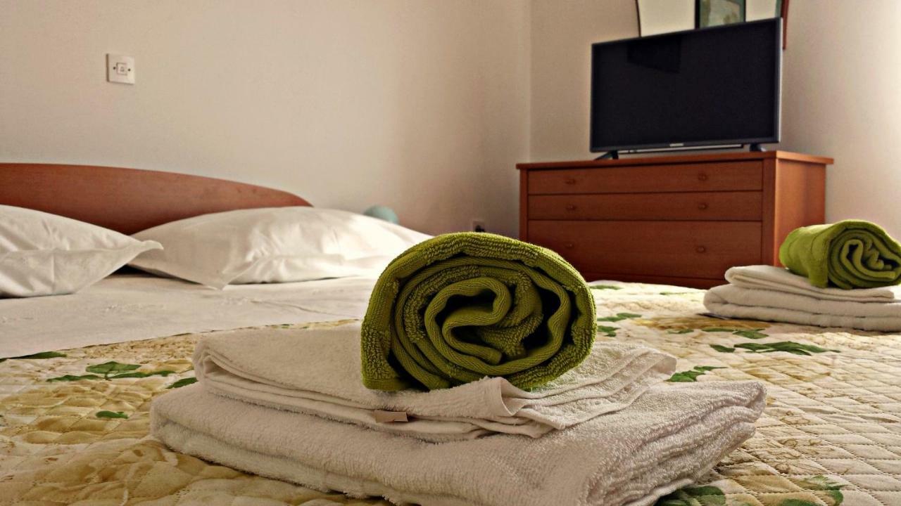 Apartmani Anda Трогир Екстериор снимка