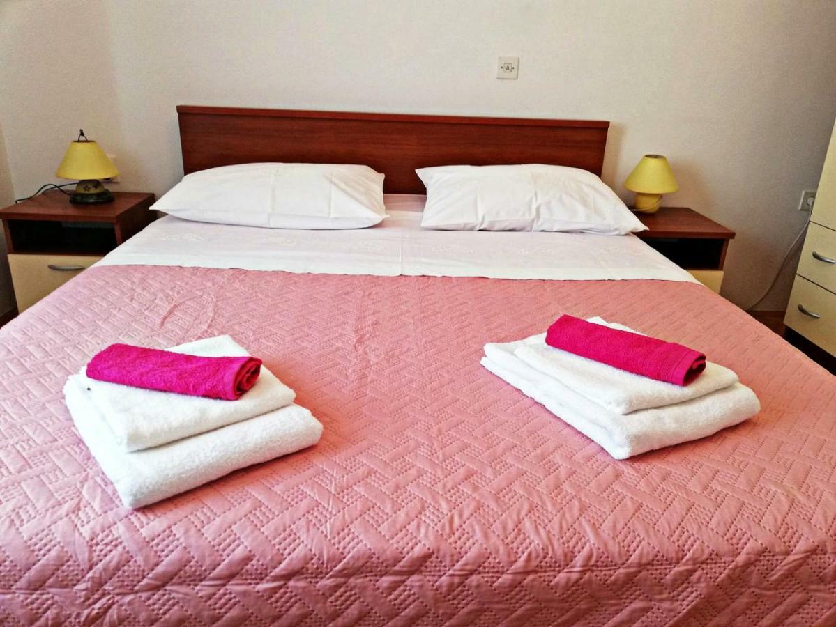 Apartmani Anda Трогир Екстериор снимка