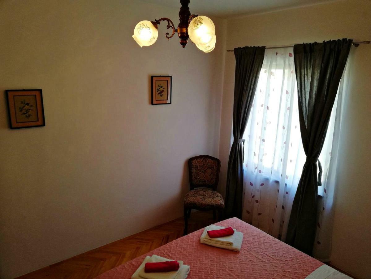 Apartmani Anda Трогир Екстериор снимка