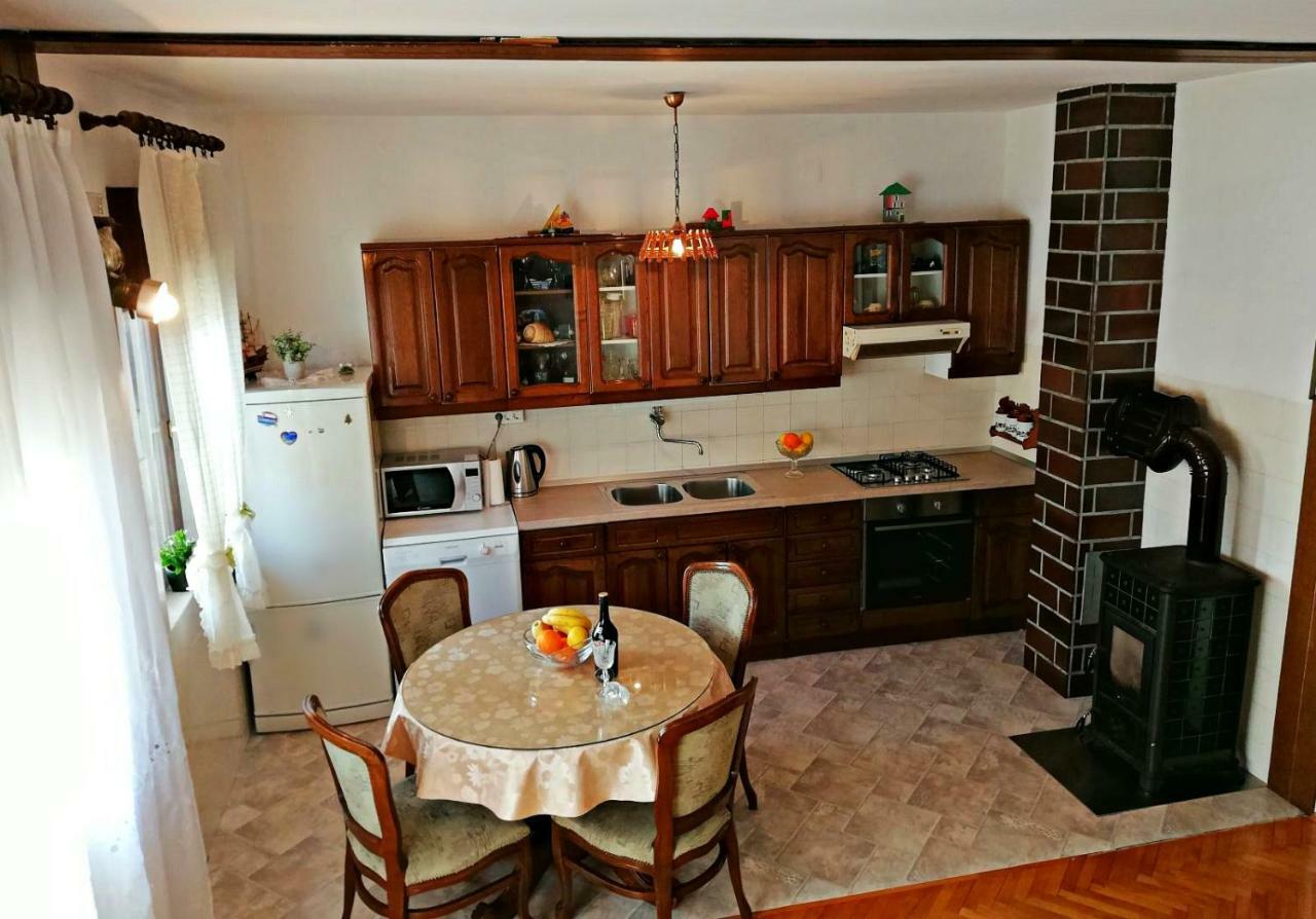 Apartmani Anda Трогир Екстериор снимка